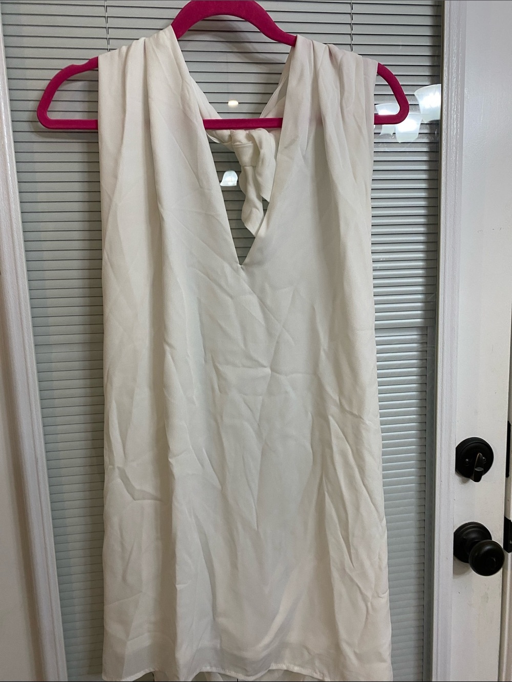 Fashion Nova Cream V-Neck Sleeveless Tunic
